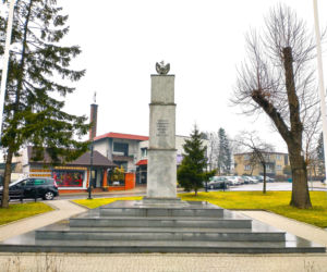 To miasto w województwie łódzkim zachwyca zabytkowym rynkiem. W średniowieczu stało się sławne