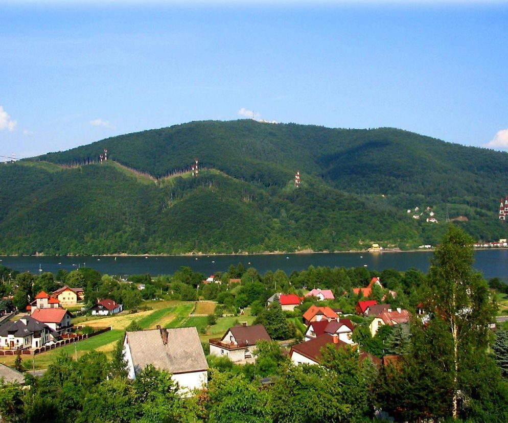 Oto najkrótsza nazwa szczytu w Polsce. Kryje się w Beskidach. Jest mekką paralotniarzy