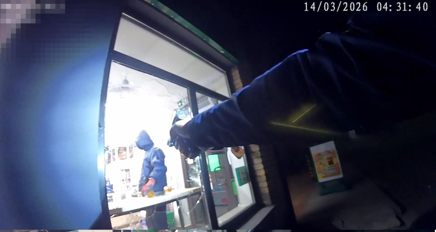 Włamywacz z Torunia zatrzymany na gorącym uczynku. Policja pokazała szczegóły akcji