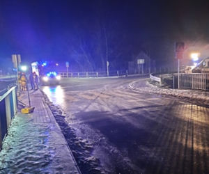 Koszmar pod Lublinem! Auto PEŁNE nastolatków dachowało w rzece! Mamy zdjęcia 
