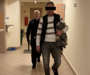 Werbowali do pracy, zmuszali do prostytucji. Policja rozbiła gang handlujący ludźmi