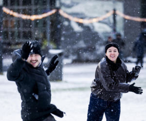 Holandia/ Setki odwołanych lotów, chaos na kolei i rekordowe korki z powodu ataku zimy