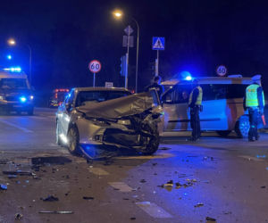 Ukradł auto i rozbił je na Białołęce