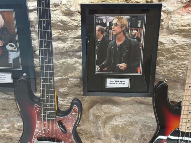 Ćmielów. Największa w Europie kolekcja gitar