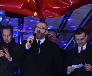 Braun straci majątek za nienoszenie maseczki w Sejmie!