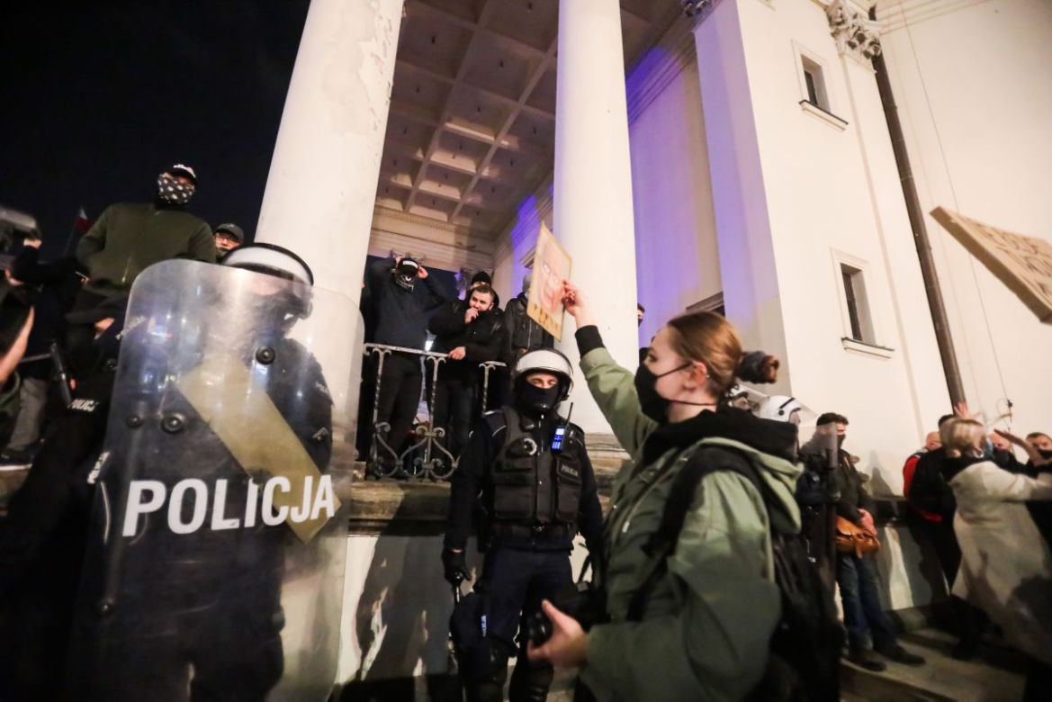 Wojna o kościół na pl.Trzech Krzyży 