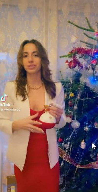Nie uwierzycie, jak wyglądała Wigilia u Marianny Schreiber. Zdjęcie z mężem-posłem PiS robi furorę