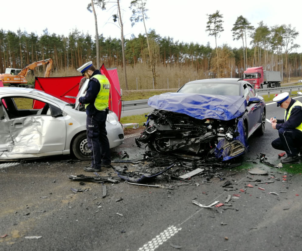 Koszmarny wypadek w powiecie świeckim. Kierowca i dwie pasażerki nie żyją