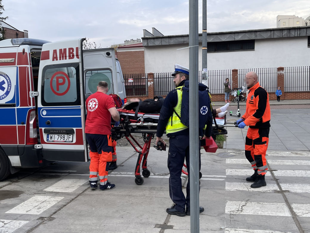 Ranna kobieta trafiła do szpitala 