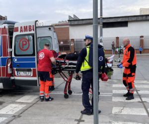 Tramwaj wjechał w kobietę na przejściu. Potrącenie na torach na Rembielińskiej