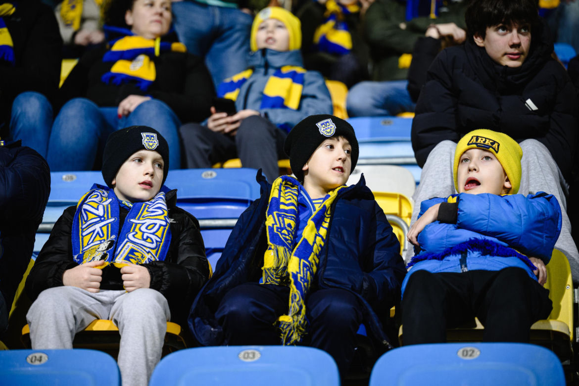 Arka Gdynia - Lechia Gdańsk: Zdjęcia kibiców z derbów Trójmiasta w ramach 23. kolejki PKO BP Ekstraklasy