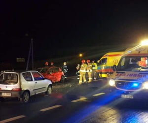 Wypadek na DK 25 w Chmielnikach! Cztery osoby trafiły do szpitala! [ZDJĘCIA]