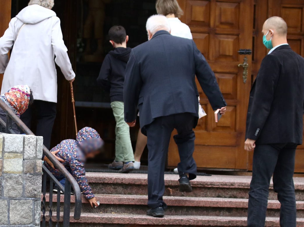 Lech Wałęsa na niedzielnej mszy