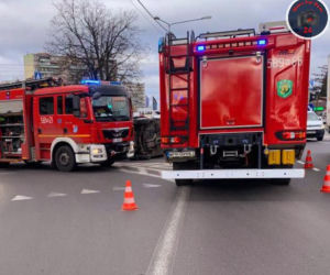 Fatalny wypadek w Pruszkowie. BMW roztrzaskane, ford na boku