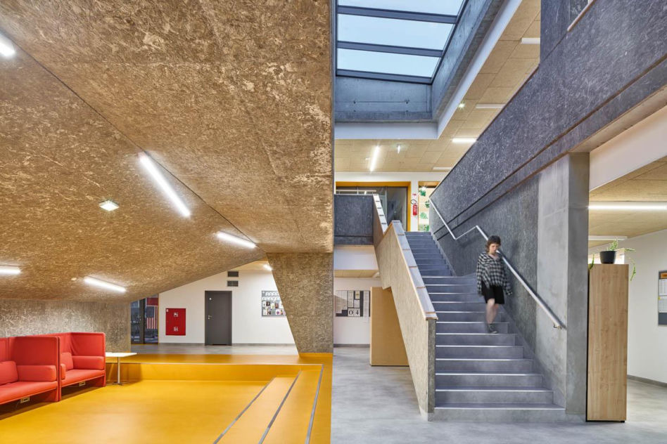 Nr 9/2024: Liceum w Wesołej, proj. plus3-architekci