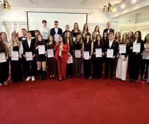 Zakończenie roku szkolnego maturzystów II LO w Starachowicach. Wyjątkowa uroczystość w obiektywie