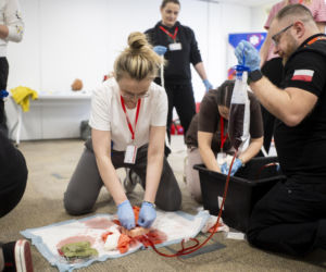 Aptekarze ćwiczą na wypadek wojny. Pierwsze takie szkolenie w Warszawie