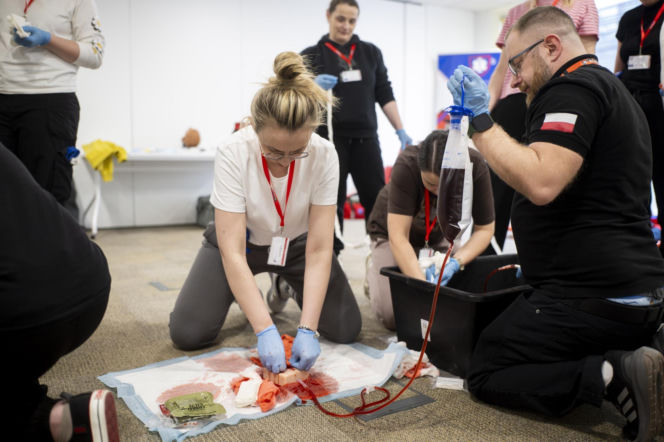 Aptekarze ćwiczą na wypadek wojny. Pierwsze takie szkolenie w Warszawie