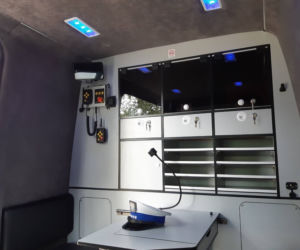 Policyjny Volkswagen Crafter