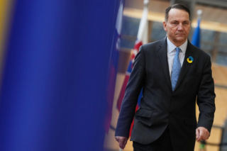 MSZ uspokaja ws. ambasady. Jaka jest sytuacja Polaków w regionie?