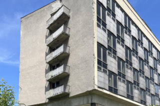 Hotel Cracovia w Krakowie się sypie