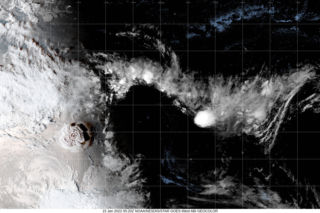 Erupcja wulkanu na Tonga - słynny olimpijczyk zbiera pieniądze na pomoc ofiarom tsunami