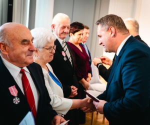 Złoty Gody par małżeńskich w Siedlcach - wręczenie pamiątkowych medali