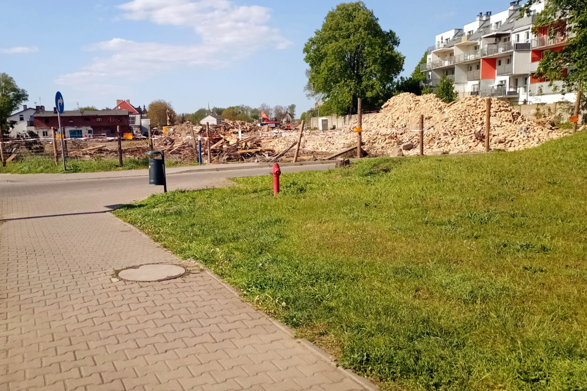 Po budynkach na ul. Sosabowskiego pozostała sterta gruzu