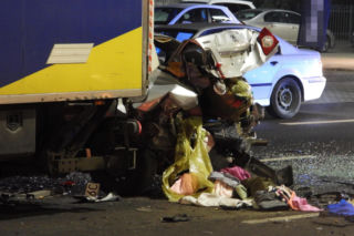 Miał trzy promile, rozbił cztery auta. 26-latek roztrzaskał się w Warszawie