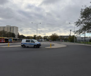 Zamknęli pętlę autobusową przez tajemniczy bidon. Interwencja pirotechników trwała kilka godzin