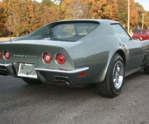 Corvette C3 Stingray z przebiegiem 2155 km