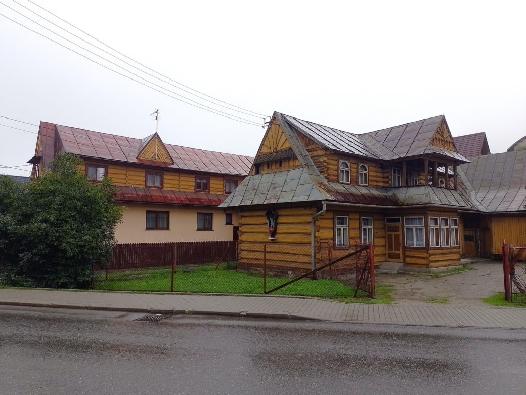 Była popularniejszym kurortem niż Zakopane. To jedna z najpiękniejszych wsi w woj. małopolskim