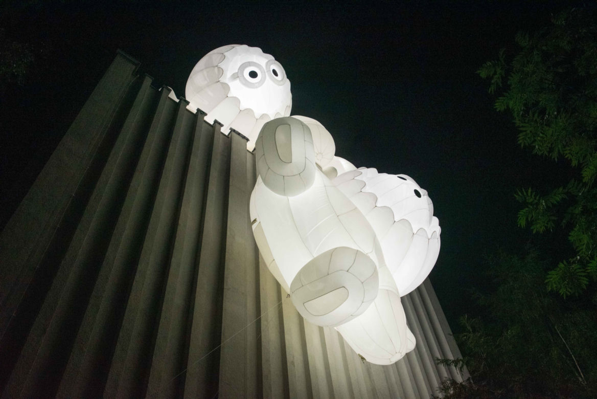 Kolejny Bella Skyway Festival czyli święto sztuki i światła. Jak na razie bez większych tłumów na Starówce