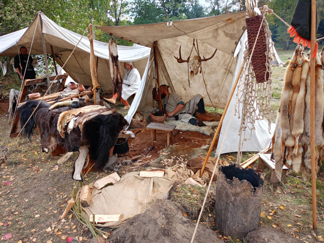 Odbywający się w Mrozach Festyn Archeologiczny to wydarzenie, które z roku na rok przyciąga coraz więcej umieszkańców regionu i turystów