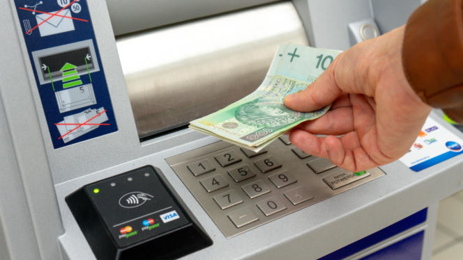 Problemy w bankach i bankomatach. Panika w Polsce po ataku Rosji na Ukrainę
