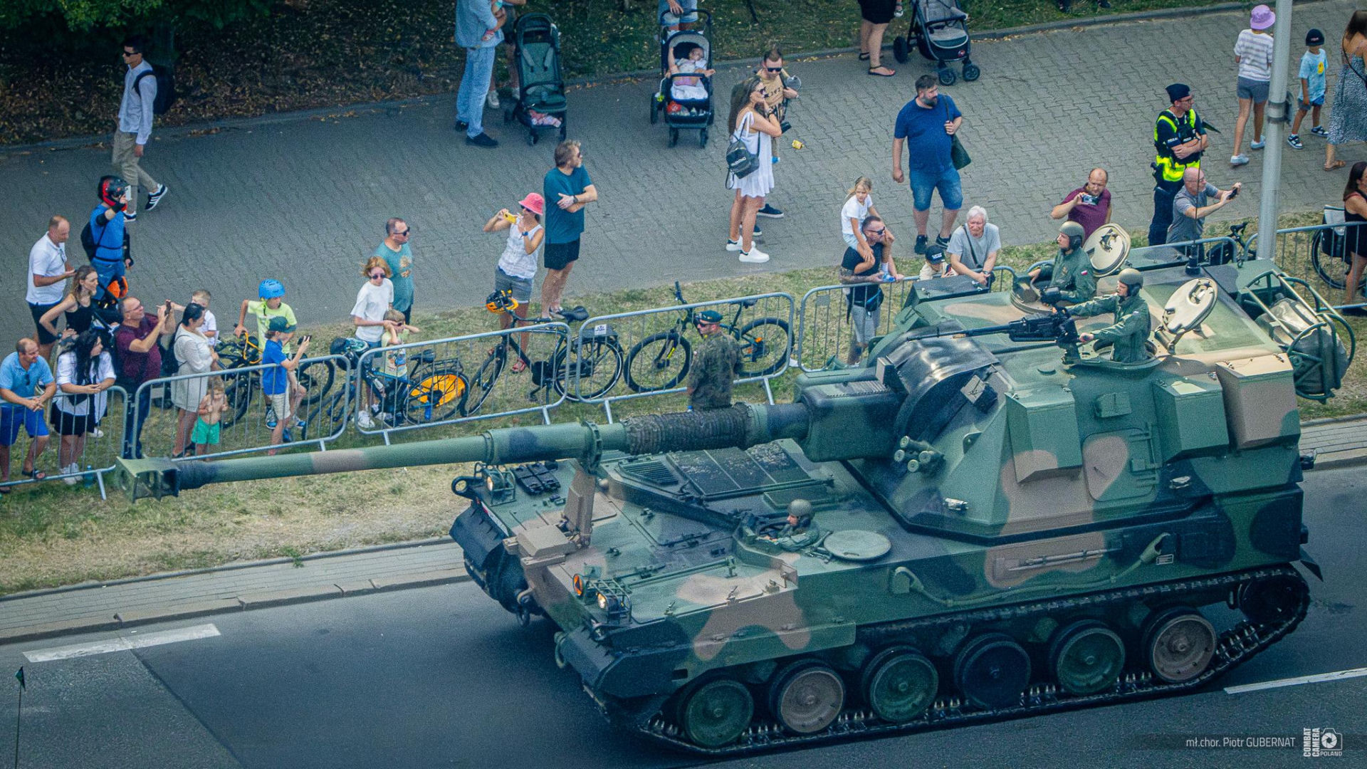 Święto Wojska Polskiego 2026: Wielka defilada w Warszawie i parada morska w Gdyni. Tysiące żołnierzy i ten sprzęt wojskowy zaskoczą Polaków