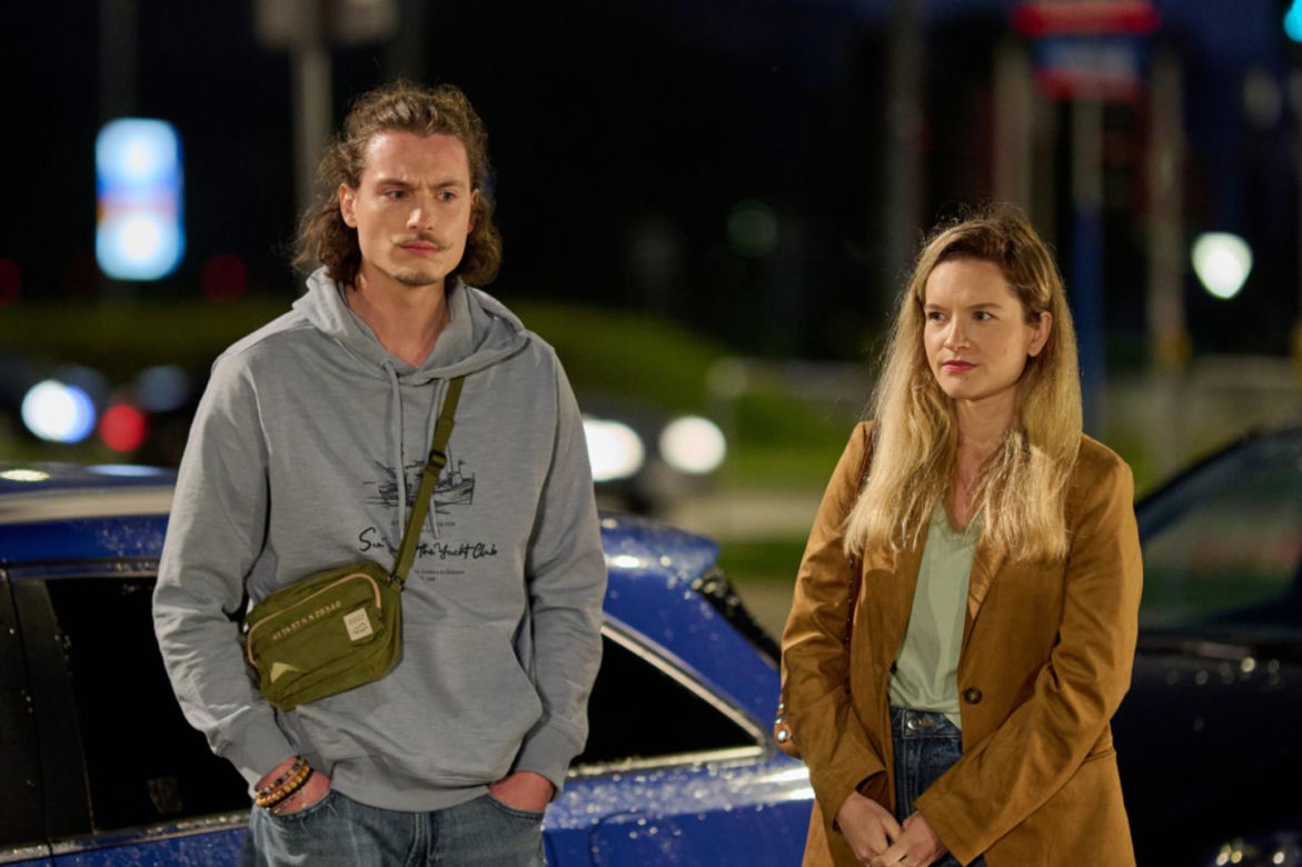Na Wspólnej odc. 4082. Kasia (Julia Chatys), Piotr (Krzysztof Świłpa)
