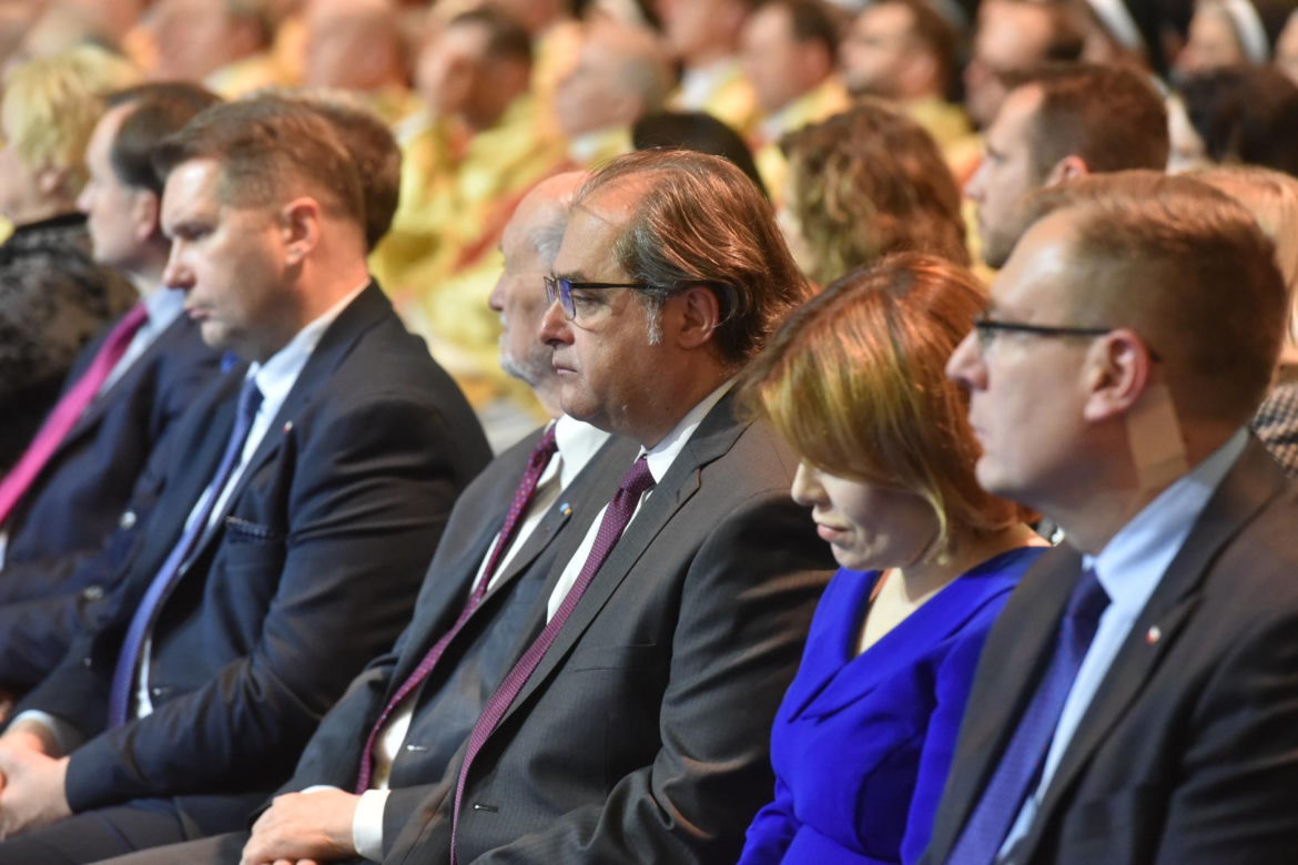 Urodziny Radia Maryja. Tak ojciec Rydzyk i jego zwolennicy świętowali w Toruniu