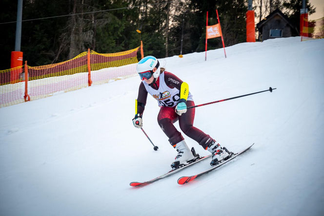 Zimowa magia w sercu Beskidów. Wisła dla rodzin i miłośników sportów!