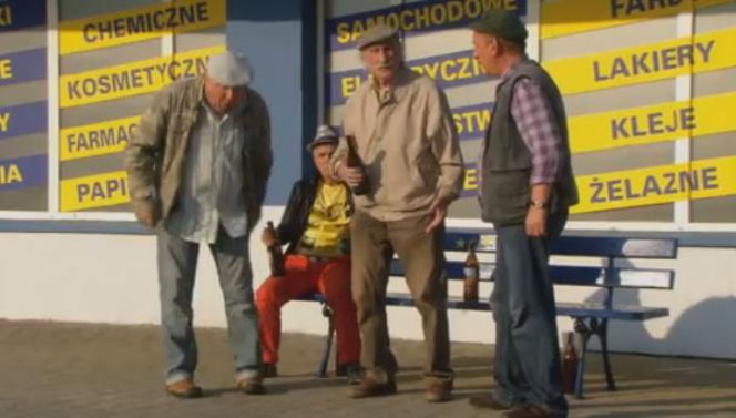 Ranczo 8 sezon odc. 103. Pietrek (Piotr Pręgowski), Stach Japycz (Franciszek Pieczka), Hadziuk (Bogdan Kalus), Solejuk (Sylwester Maciejewski)