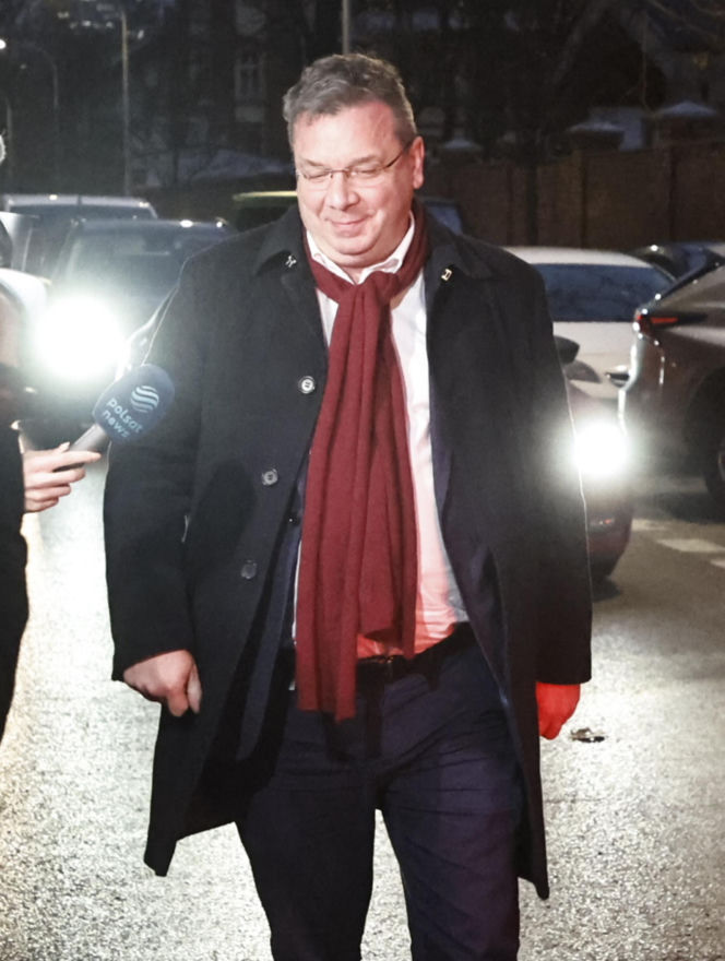 Czas na spotkanie w PiS. Na miejscu Macierewicz, Czarnek i Rau