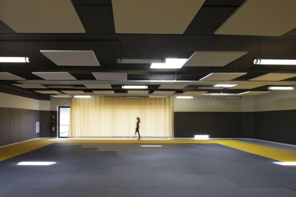Kompleks budynków edukacyjnych w Ville-du-Bois