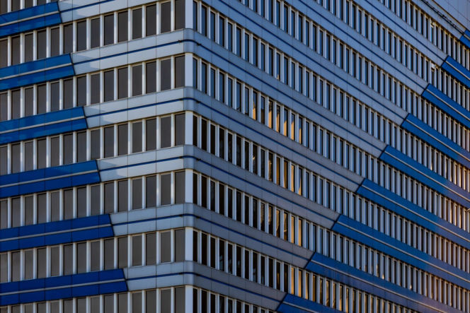 Biurowiec PKO na rogu Marszałkowskiej i Nowogrodzkiej w Warszawie