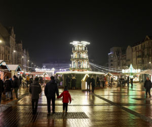 Ruszył świąteczny Jarmark w Bytomiu. Kultowy tramwaj i kaszanka wikinga