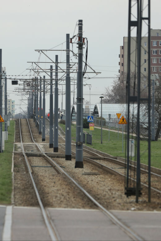 Motorniczowie zapominają opuścić pantograf i uszkadzają tramwaj. Na ratunek przyszli funkcjonariusze nadzoru ruchu