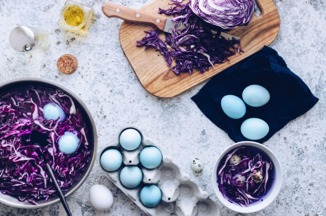 Naturalne barwniki do jajek