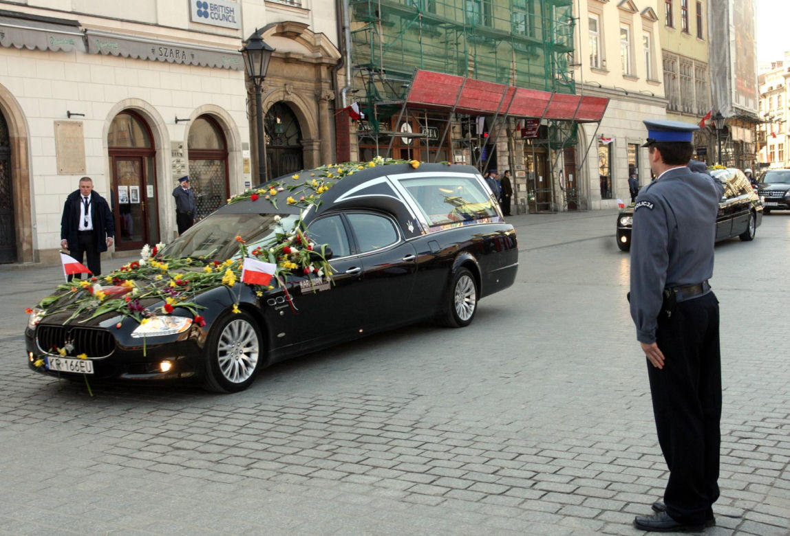 Rocznica pogrzebu Lecha i Marii Kaczyńskich na Wawelu