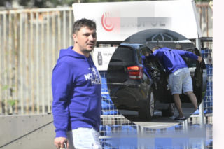 Daniel Martyniuk od dwóch dni stołuje się na stacjach paliw. Nie zmienił nawet ubrania