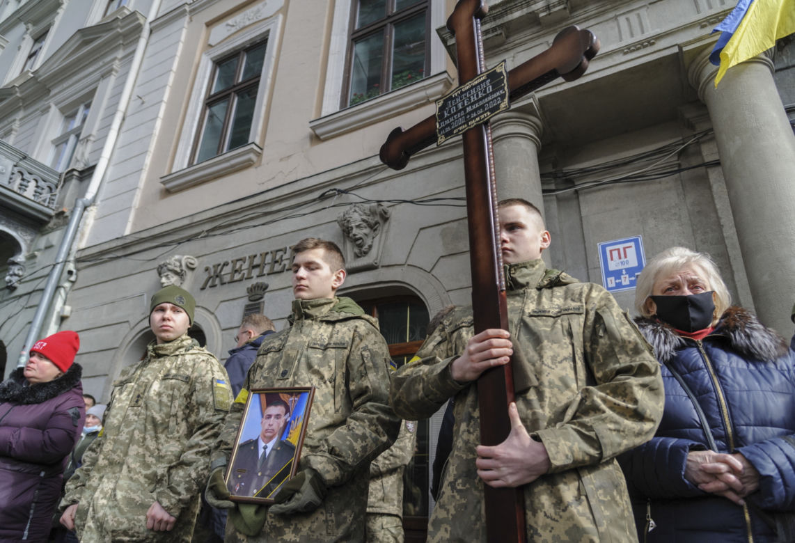 Lwów: Odbyły się pierwsze pogrzeby ukraińskich żołnierzy poległych w wojnie z Rosją 