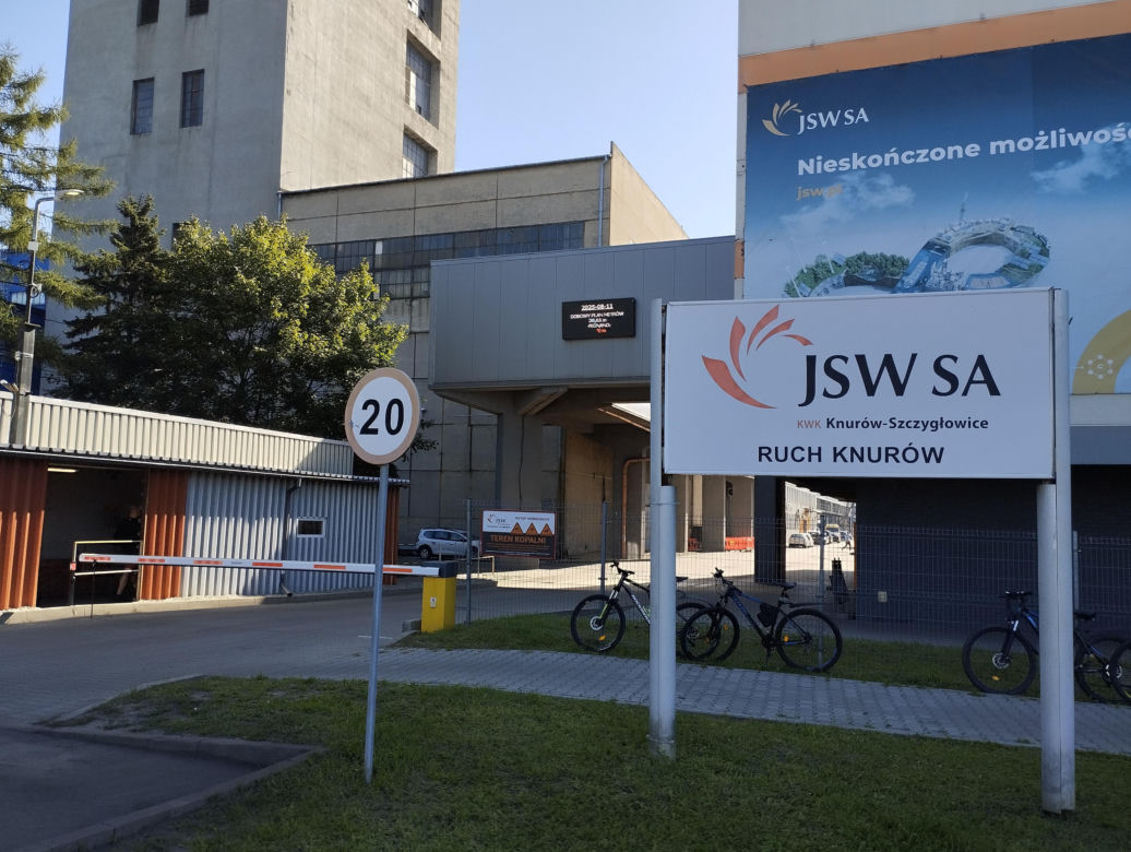 Dramat w kopalni Knurów-Szczygłowice! Górnik uwięziony 850 metrów pod ziemią